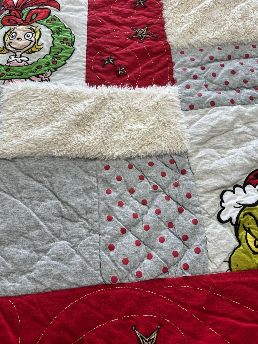 PB TEEN Dr. Seuss Christmas Grinch Patchwork Quilt and Sham Full/Queen